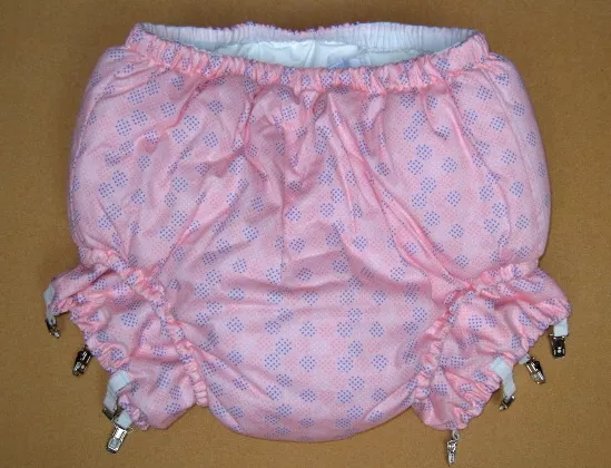 VYCPANÉ KALHOTKY S VNITŘNÍ KAPSOU A NOHAVIČKAMI S PODVAZKY